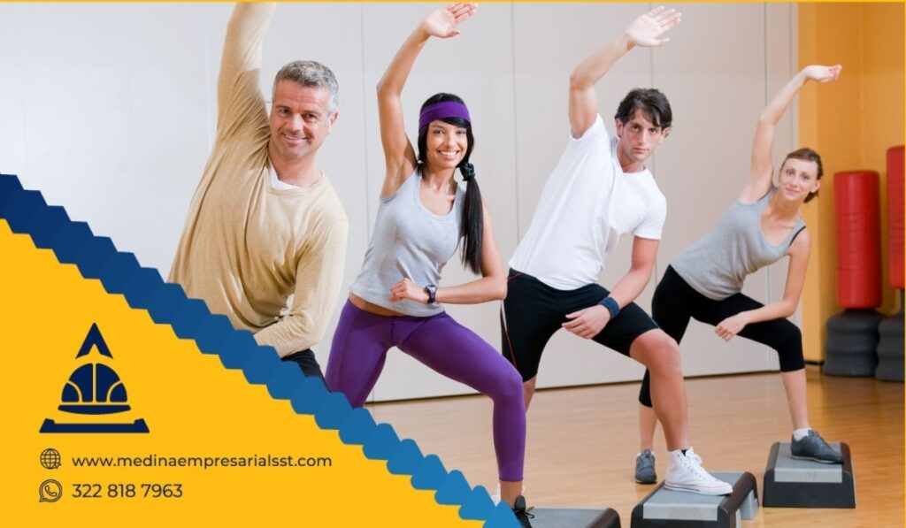 Personas realizando rumbaterapia para mejorar la salud cardiovascular y el bienestar general.