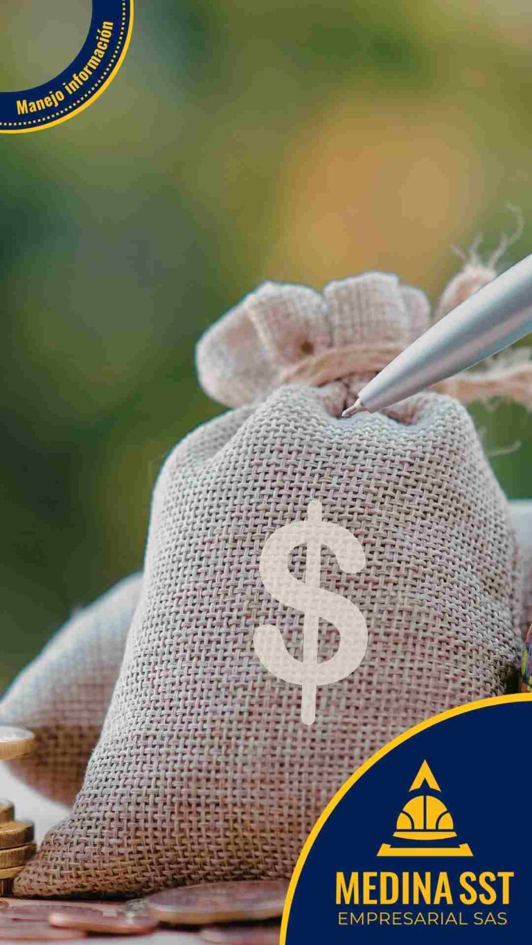 Asesor de cobranzas gestionando el Riesgo Psicosocial en Sector Financiero y Cooperativo durante la atención de morosos.