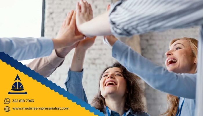 Batería de Riesgo Psicosocial | Diagnóstico y Prevención Laboral Evaluación de factores psicosociales en el entorno laboral para mejorar la salud y el bienestar de los trabajadores.
